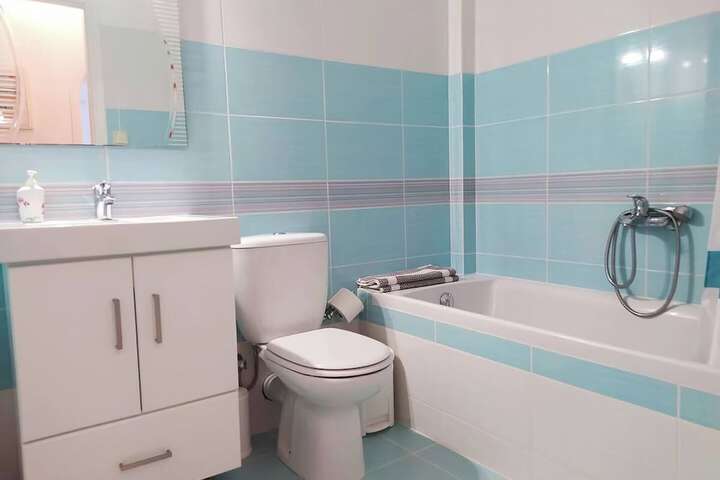 Room 16 of 25