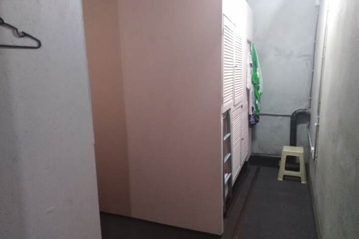 Room 8 of 14