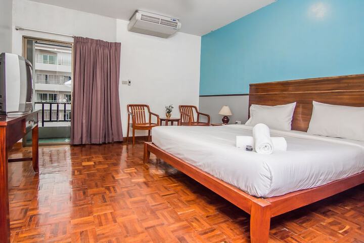 Room 3 of 38