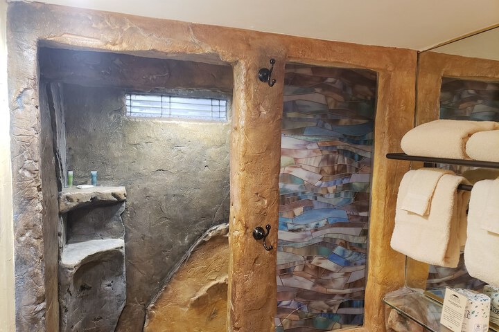 Room 46 of 97