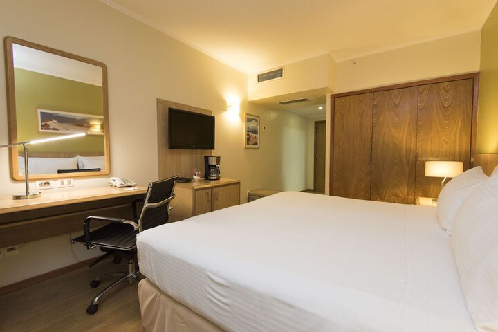 Room 14 of 124