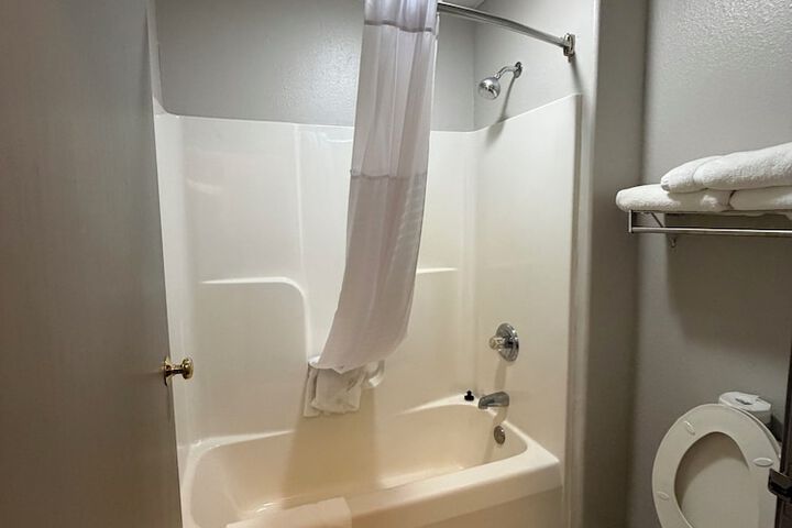 Room 18 of 27