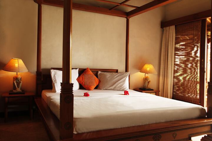 Room 4 of 25
