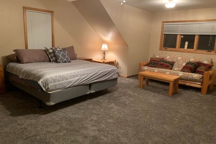 Room 4 of 96