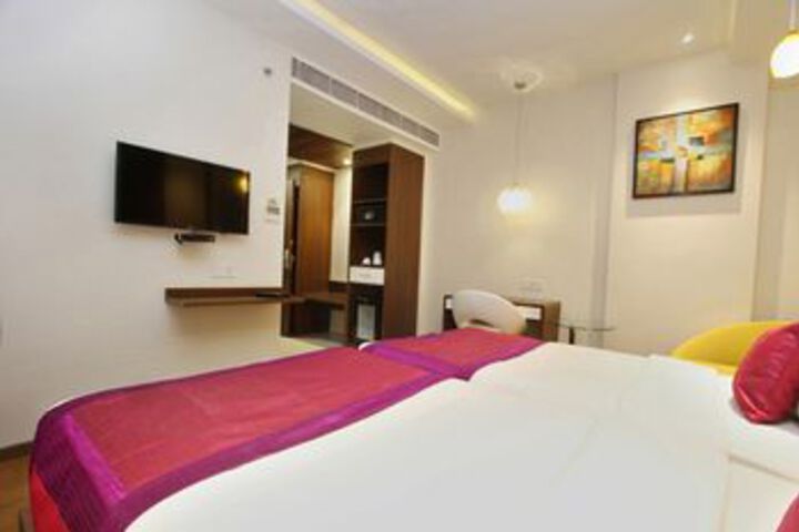 Room 11 of 23