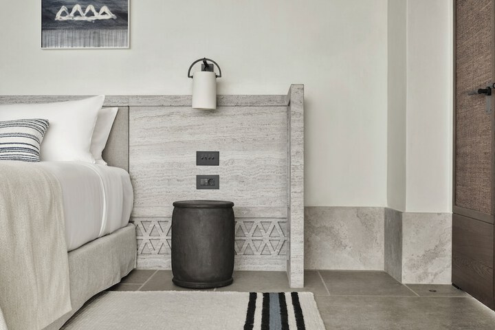 Room 13 of 190