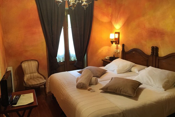 Room 17 of 65