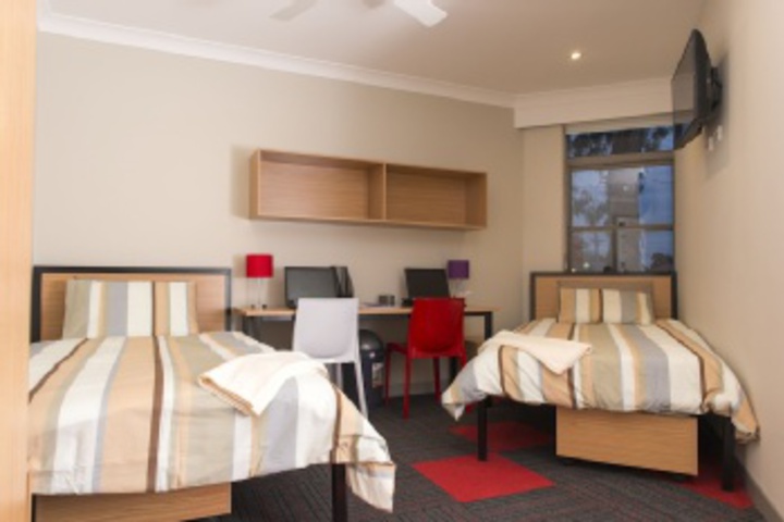 Room 105 of 288