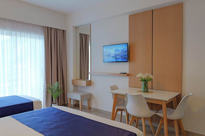 Room 3 of 52