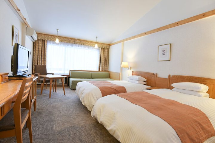 Room 4 of 24