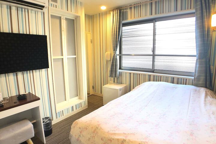 Room 3 of 14