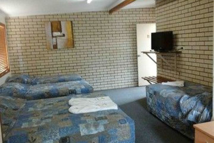Room 8 of 23