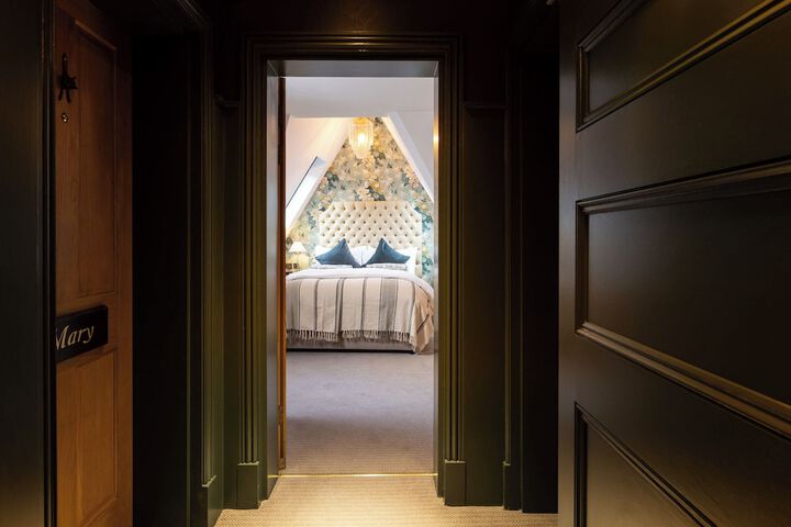 Room 10 of 36