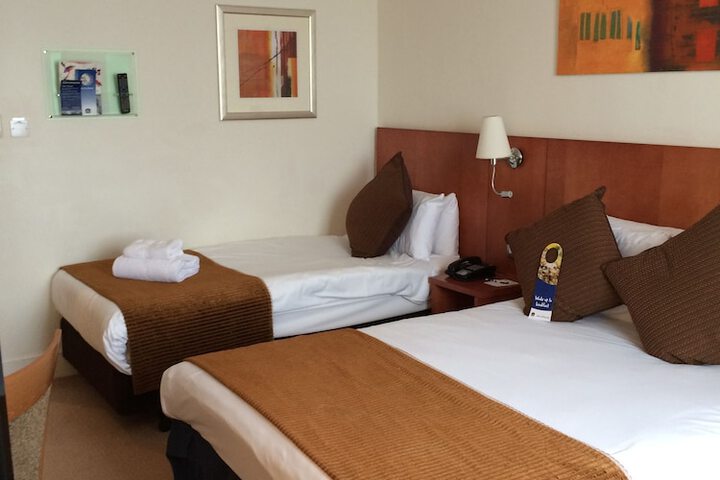 Room 7 of 40