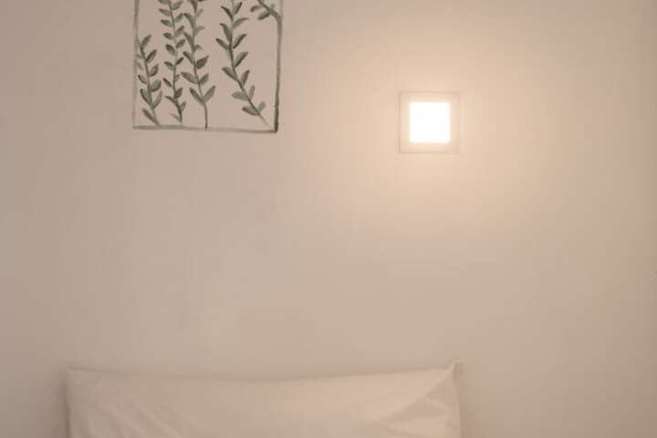 Room 13 of 37