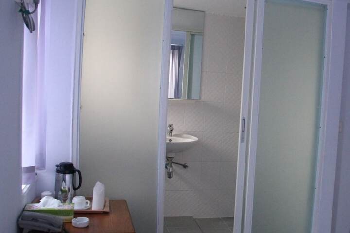 Room 22 of 39