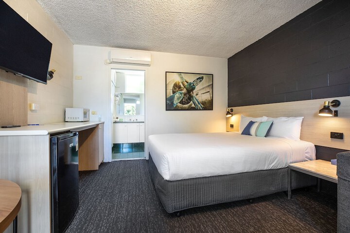 Room 17 of 37