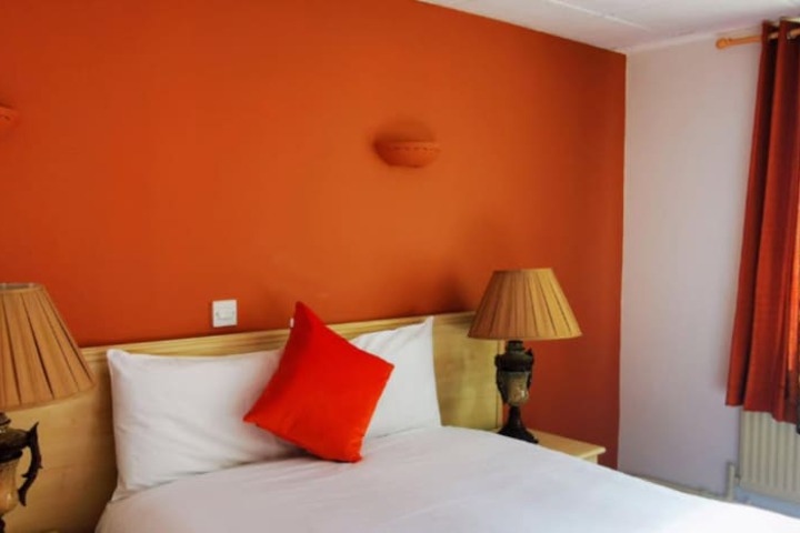 Room 12 of 34