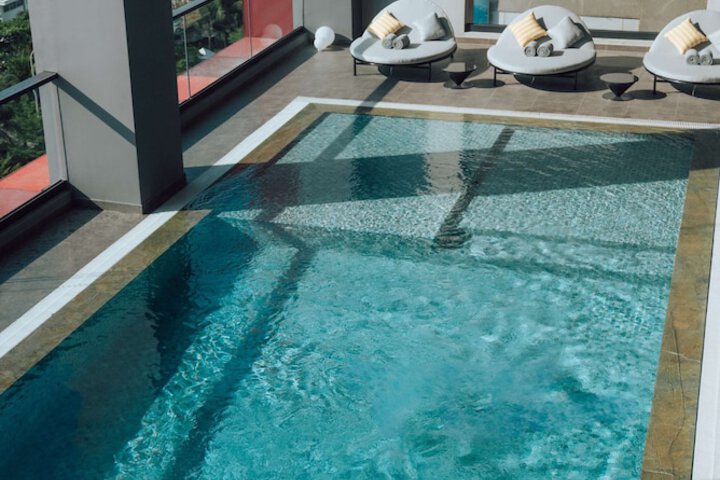 Pool 43 of 110