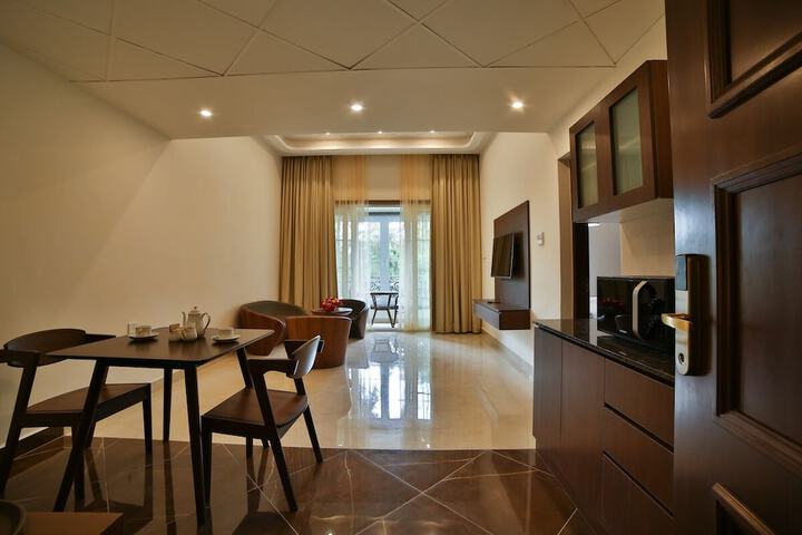 Room 6 of 13