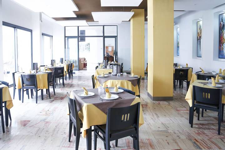 Dining 109 of 147
