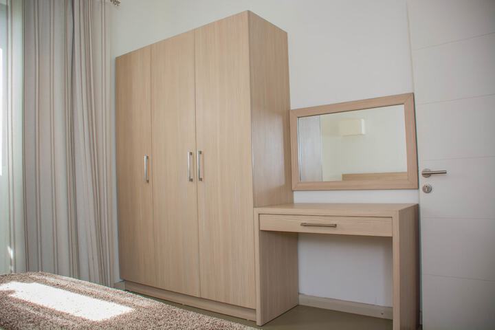 Room 12 of 27