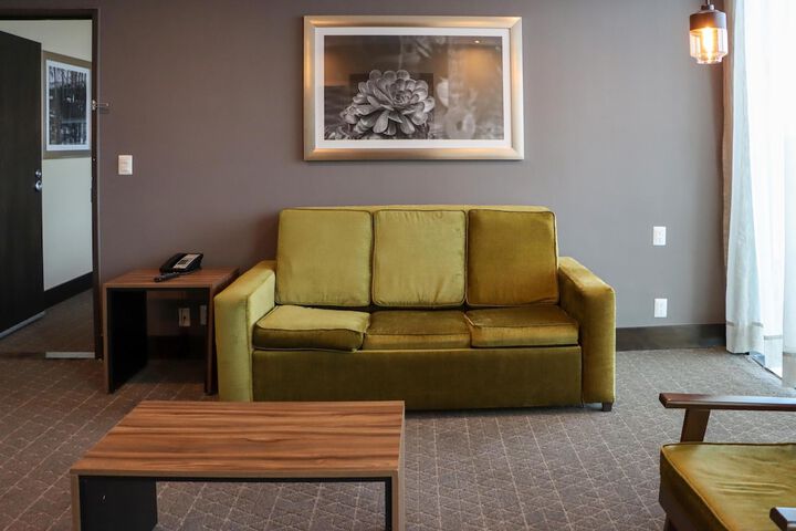 Room 34 of 103