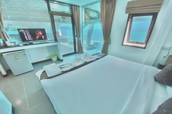 Room 16 of 72