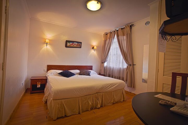 Room 10 of 40