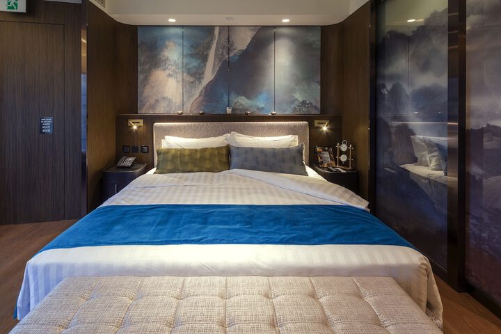 Room 10 of 35