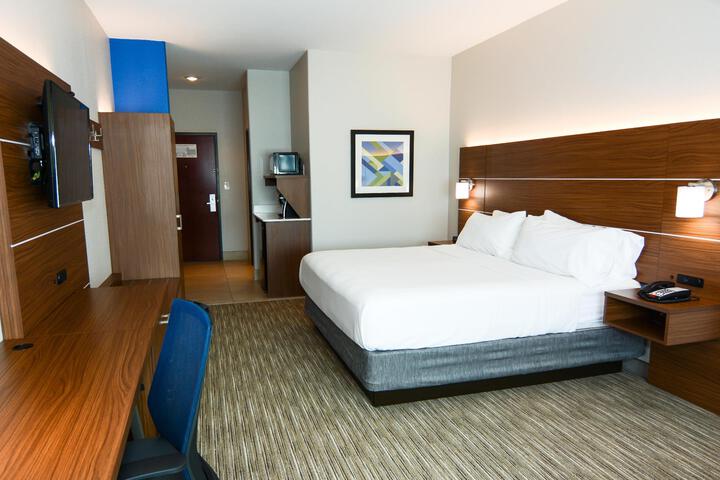 Standard Room, King or Two Doubles (3 of 3)
