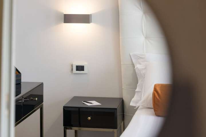 Room 30 of 168