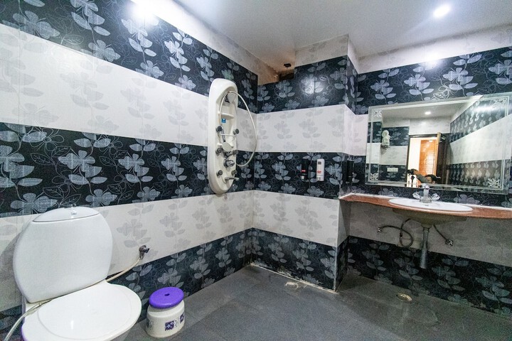 Room 53 of 70