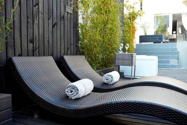 Sundeck
