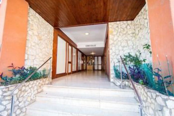 Hotel 7 of 28