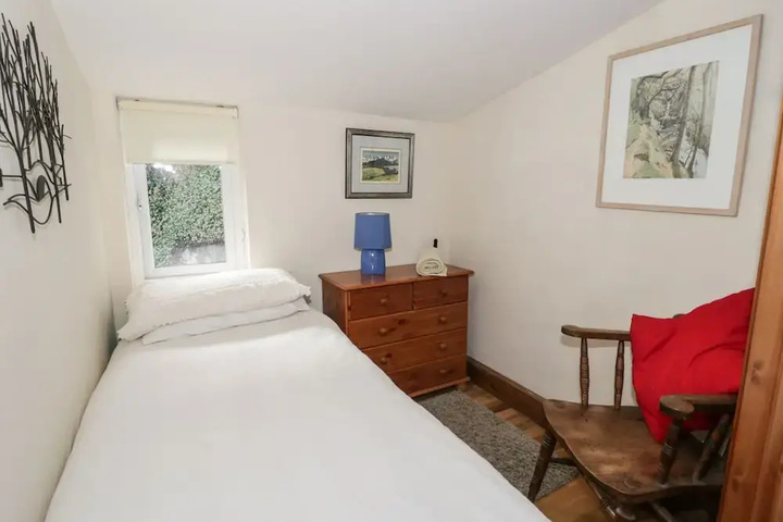 Room 2 of 11