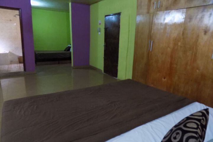 Room 21 of 27
