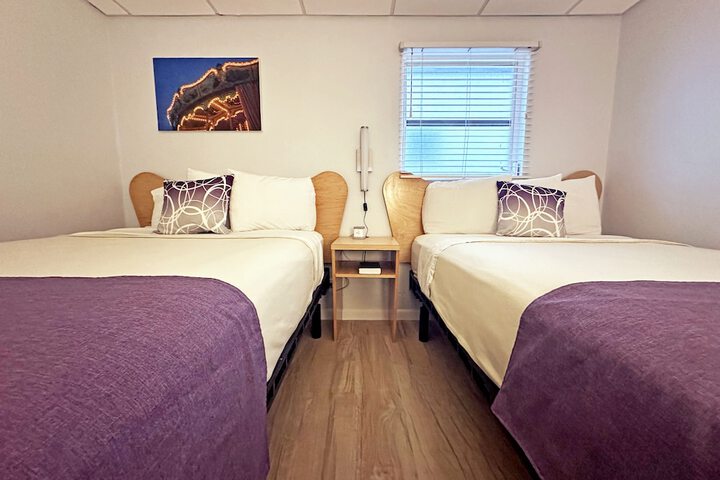 Room 33 of 258
