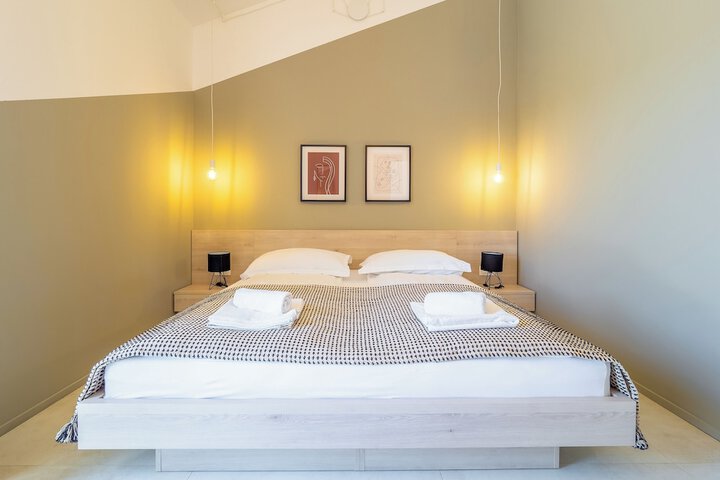 Room 6 of 34