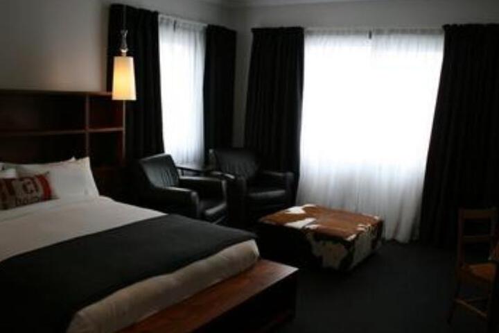 Room 3 of 6