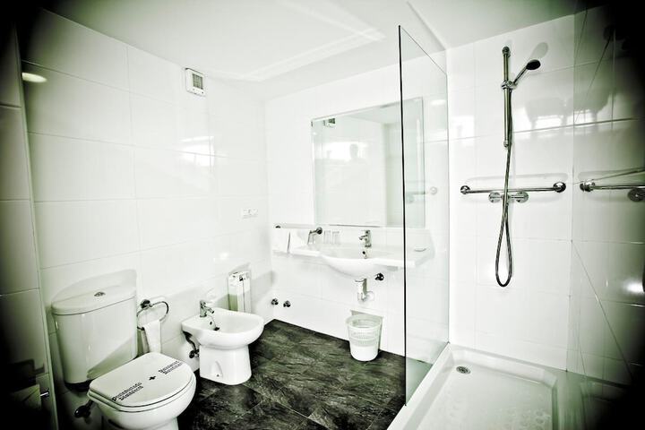 Room 14 of 21