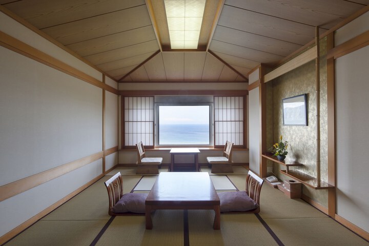 Room 8 of 45