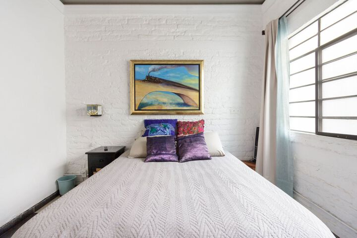 Room 204 of 293