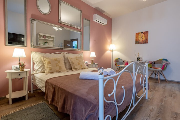 Room 15 of 47