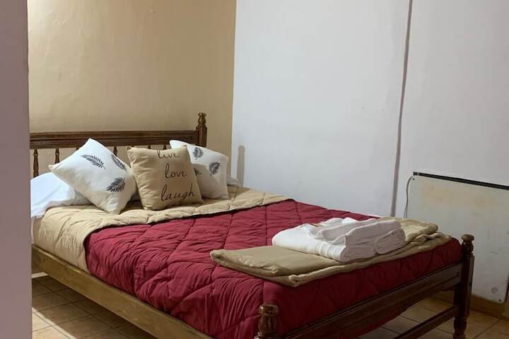 Room 4 of 32