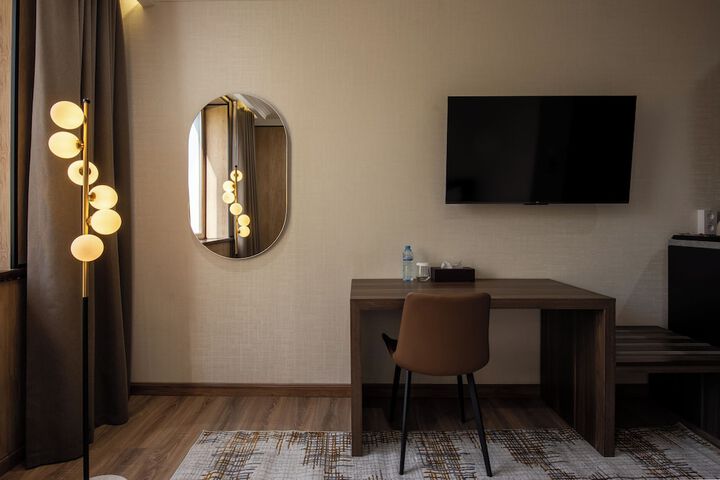 Room 25 of 61