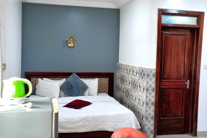Room 72 of 106