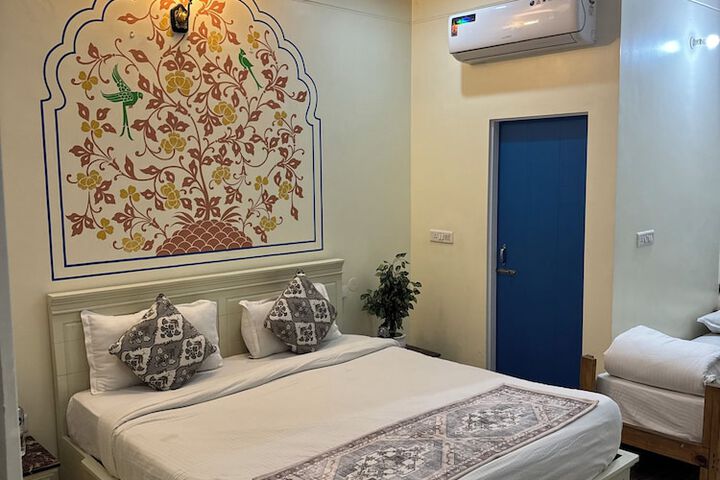 Room 25 of 62