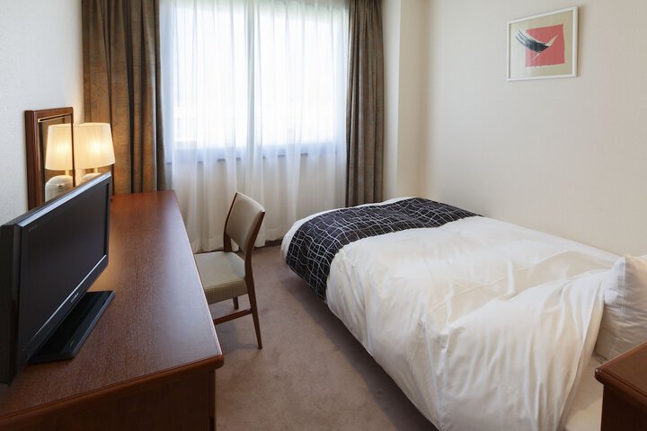 Room 10 of 27