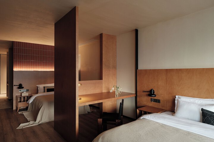 Room 7 of 169